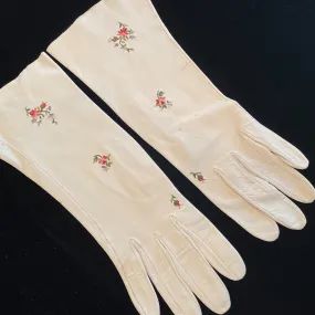 SOLD Vintage Embroidered White Kid Leather Gloves, SZ 7